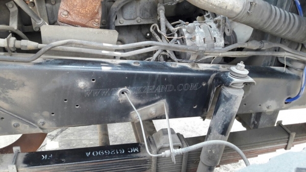 6 ล้อ พื้นเรียบ ยี่ห้อ MITSUBISHI 225 แรงม้า  จดทะเบียนปี 2546