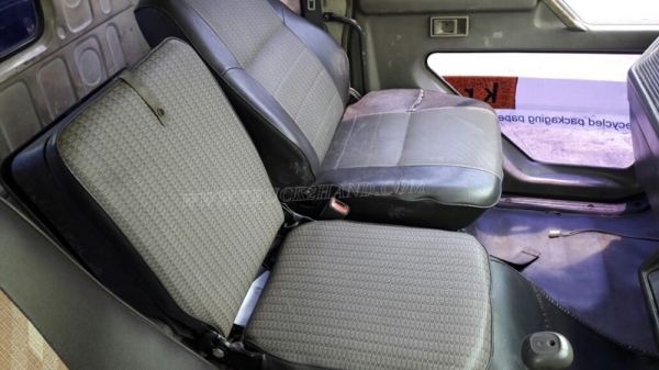 6 ล้อ พื้นเรียบ ยี่ห้อ MITSUBISHI 225 แรงม้า  จดทะเบียนปี 2546