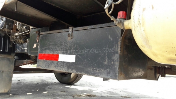 6 ล้อ พื้นเรียบ ยี่ห้อ MITSUBISHI 225 แรงม้า  จดทะเบียนปี 2546