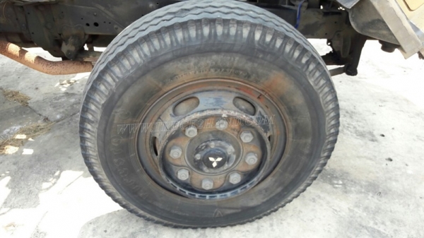 6 ล้อ พื้นเรียบ ยี่ห้อ MITSUBISHI 225 แรงม้า  จดทะเบียนปี 2546