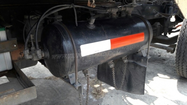 6 ล้อ พื้นเรียบ ยี่ห้อ MITSUBISHI 225 แรงม้า  จดทะเบียนปี 2546