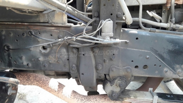 6 ล้อ พื้นเรียบ ยี่ห้อ MITSUBISHI 225 แรงม้า  จดทะเบียนปี 2546