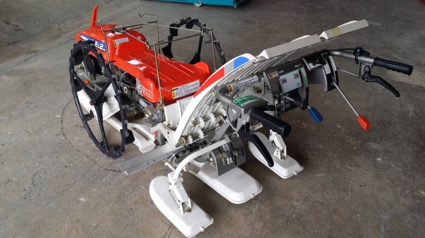 รถดำนา KUBOTA  รุ่น SP-2(1) เก่าญี่ปุ่น ดำนา 2 แถวเดินตาม  ขนาดกระทัดรัด สภาพสวย