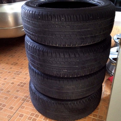 ล้ออะไหล่ JAZZ16 และล้อ Enkei 16 และ VIOS12ก้าน พร้อมยาง และยางเปอร์เซนต์ อีกหลายขนาด ด้านในครับ