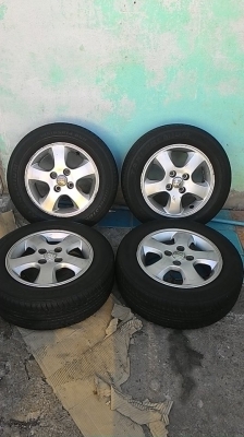 ขายล้อแม็กวีออกพร้อมยาง  185/65/R14 ยางปี12