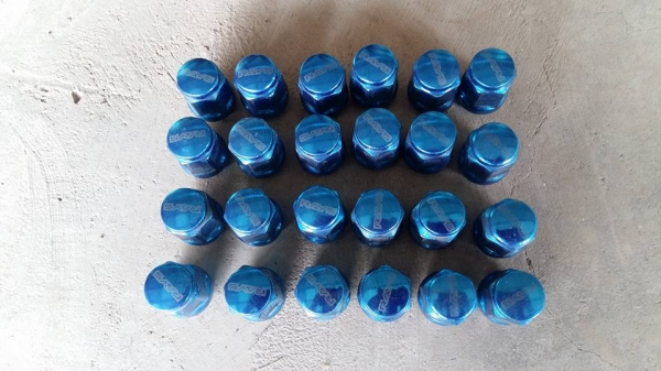 ขายล้อแม็กมือ2 te37 18" สีน้ำตาลขอบชา สนใจติดต่อ ตาเล็ก ล้อและยางครับ 081-3747940