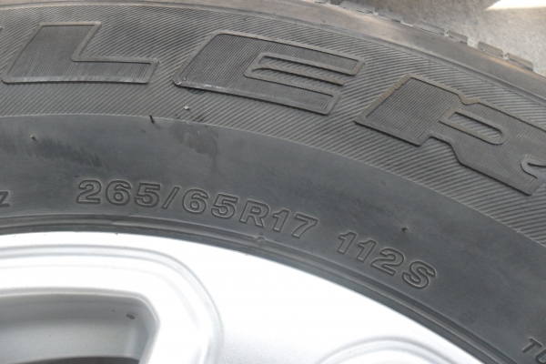 ล้อแม็ก17นิ้ว6ร ฟอด พร้อมยาง สวยๆ 4 ล้อ ลดราคาเหลือ 5900 บาท