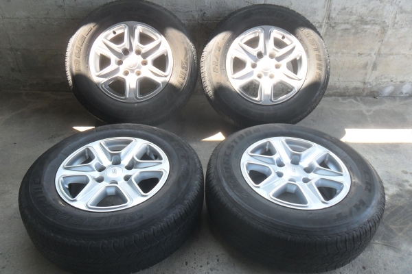 ล้อแม็ก17นิ้ว6ร ฟอด พร้อมยาง สวยๆ 4 ล้อ ลดราคาเหลือ 5900 บาท