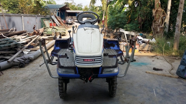 รถดำนานั่งขับ ISEKI  รุ่น PG5 เก่าญี่ปุ่น ไม่มีชุดหางดำ ขนาดกระทัดรัด สภาพดี