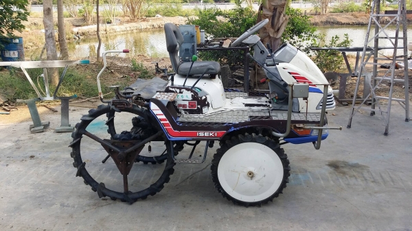 รถดำนานั่งขับ ISEKI  รุ่น PG5 เก่าญี่ปุ่น ไม่มีชุดหางดำ ขนาดกระทัดรัด สภาพดี