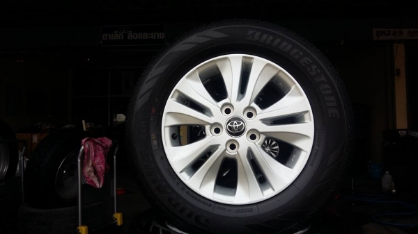 ขายล้อแม็กป้ายแดง revo 16" พร้อมยางปี15 สนใจติดต่อ ตาเล็ก ล้อและยาง ครับ 081-3747940 ขายล้อแม็กป้ายแดง revo 16" พร้อมยางปี15 สนใจติดต่อ ตาเล็ก ล้อและยาง ครับ 081-3747940