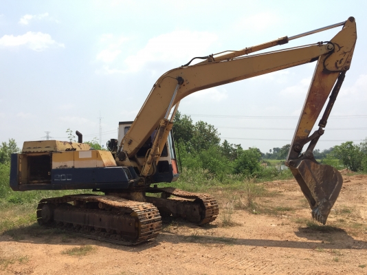 ขายKOMATSU PC200-3 เครื่อง ปั๊มดี ช่วงล่างเต็มพร้อมทำงาน เอกสารinvoice