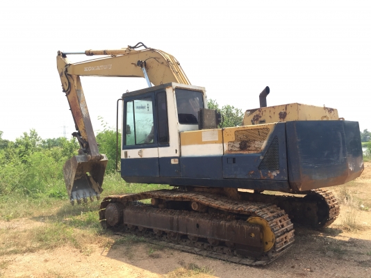 ขายKOMATSU PC200-3 เครื่อง ปั๊มดี ช่วงล่างเต็มพร้อมทำงาน เอกสารinvoice