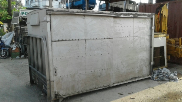 ตู้สำหรับใส่รถบรรทุก 4 ล้อ ของนอก 16000 ตู้สำหรับใส่รถบรรทุก 4 ล้อ ของนอก 16000