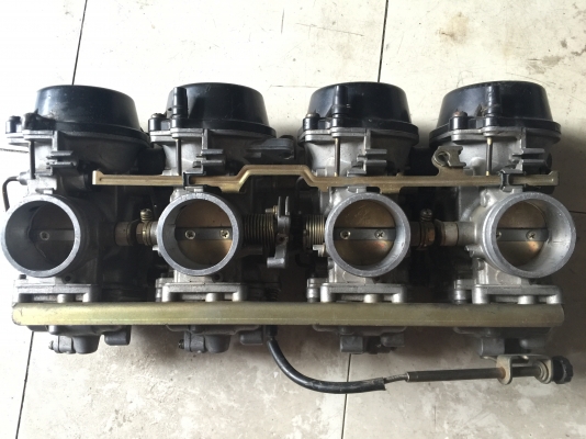 คาร์บู GSXR1100 ขายทำทุนครับ คาร์บู GSXR1100 ขายทำทุนครับ