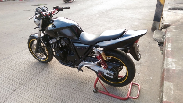 ขายคับ HONDA CB400 ปี93 สีสวย ท้ายแต่ง ท่อแต่ง แฮนด์บาร์ ไฟเลี้ยวแต่ง อินวอยส์ สรรพสามิตร ราคา 59500 บาท ส่งได้ทั่วไทยคับ สนใจติดต่อ 081-0578282 FACEBOOK ชาญณรงค์ ป๊อป ชัยอมฤต ไอดีไลน์ POPBIGBIKESAKON คับ สนใจรถสวย ถูก ดี ต้อง POP BIGBIKE SAKONNAKHON คลิป