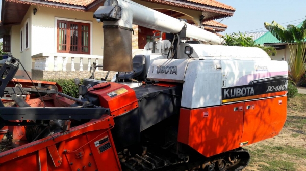 ขายรถเกี่ยว คูโบต้า DC  68 g PLUS  นิ้วสปริง  ปี 54  รุ่นหายากมากครับ  รถสวย  ด่วยนะครับ  ใครที่มองหาและกำลังตัดสินใจ คันนี้ด่วนครับ