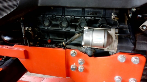 KUBOTA  L 4708 SP (4WD)  2 เพลา   สภาพใหม่สวยๆ   ชั่วโมงใช้   งานน้อย  สีเดิมทั้งคัน  พร้อมชุดใบมีดดันหน้า  ผาน4