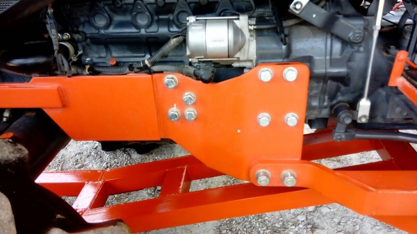 KUBOTA  L 4708 SP (4WD)  2 เพลา   สภาพใหม่สวยๆ   ชั่วโมงใช้   งานน้อย  สีเดิมทั้งคัน  พร้อมชุดใบมีดดันหน้า  ผาน4