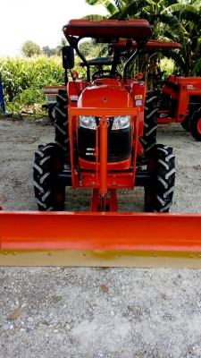 KUBOTA  L 4708 SP (4WD)  2 เพลา   สภาพใหม่สวยๆ   ชั่วโมงใช้   งานน้อย  สีเดิมทั้งคัน  พร้อมชุดใบมีดดันหน้า  ผาน4