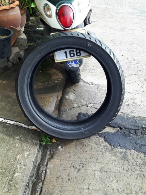 ยางอะไหล่ขอบ18 ถูกๆ เอาไปเป็นยาง อะไหล่ หายากนะแพงด้วย