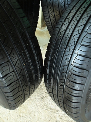 ยางขอบ17 มิชลิน 225-65-R17ลงพื้นปี14 (4เส้น4,500)