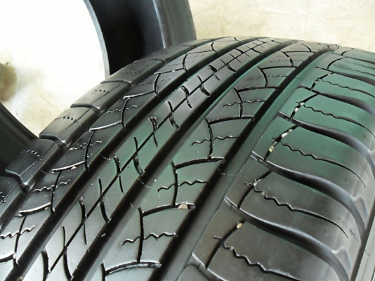 ยางขอบ17 มิชลิน 225-65-R17ลงพื้นปี14 (4เส้น4,500)