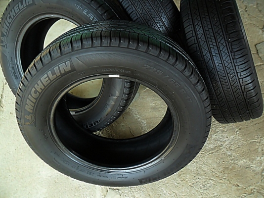 ยางขอบ17 มิชลิน 225-65-R17ลงพื้นปี14 (4เส้น4,500)