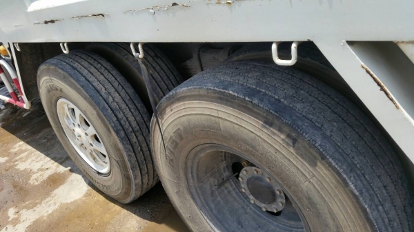 รถอีซูซุ 10 ล้อ หลังถนน FVM 230 แรงม้า. ปี 50.    สนใจติดต่อ  081 - 6079515