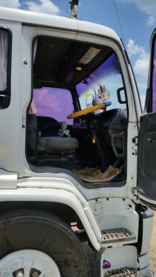 รถอีซูซุ 10 ล้อ หลังถนน FVM 230 แรงม้า. ปี 50.    สนใจติดต่อ  081 - 6079515