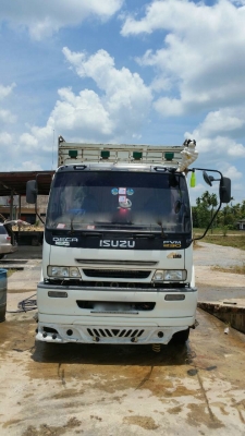 รถอีซูซุ 10 ล้อ หลังถนน FVM 230 แรงม้า. ปี 50.    สนใจติดต่อ  081 - 6079515