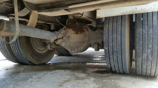 รถอีซูซุ 10 ล้อ หลังถนน FVM 230 แรงม้า. ปี 50.    สนใจติดต่อ  081 - 6079515