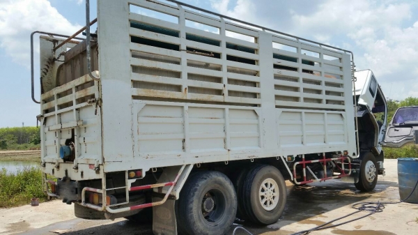 รถอีซูซุ 10 ล้อ หลังถนน FVM 230 แรงม้า. ปี 50.    สนใจติดต่อ  081 - 6079515