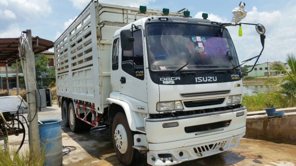 รถอีซูซุ 10 ล้อ หลังถนน FVM 230 แรงม้า. ปี 50.    สนใจติดต่อ  081 - 6079515