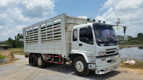 รถอีซูซุ 10 ล้อ หลังถนน FVM 230 แรงม้า. ปี 50.    สนใจติดต่อ  081 - 6079515