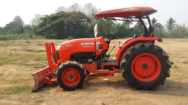 ขายรถไถคูโบต้าL4708 พร้อมใบมีดดันดิน