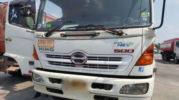 รถฮีโน่ 10 ล้อ FL1J 260 แรงม้า. ปี 53. ( ขาย หัว , คัชซี. ) , ( มีขาย 2 คัน. )      สนใจติดต่อ  081 - 6079515