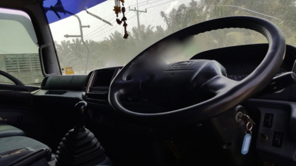 รถฮีโน่ 10 ล้อ FL1J 260 แรงม้า. ปี 53. ( ขาย หัว , คัชซี. ) , ( มีขาย 2 คัน. )      สนใจติดต่อ  081 - 6079515