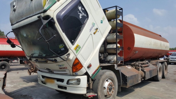 รถฮีโน่ 10 ล้อ FL1J 260 แรงม้า. ปี 53. ( ขาย หัว , คัชซี. ) , ( มีขาย 2 คัน. )      สนใจติดต่อ  081 - 6079515