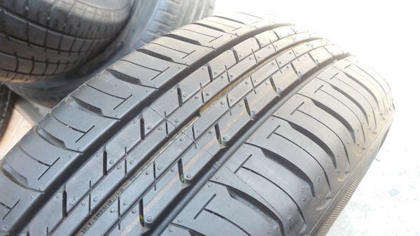 ขายยางป้ายแดง185/60/15 ปี 5015 BRIDGESTONE EP150 4 เส้น