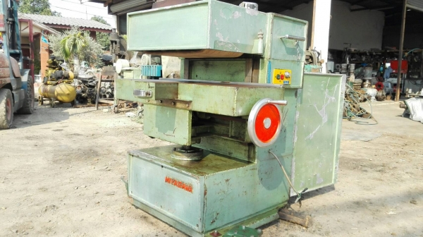 ** ลดแรงๆ!! **เครื่องขัดผิวหน้าไม้ MIYAGAWA JAPAN มีด 12" โต๊ะยาว 90 cm. ไฟ 380V. มีมีดให้ 2 ชุด โต้ะสวยมีดคมสภาพสดมาเทสได้เลย!!