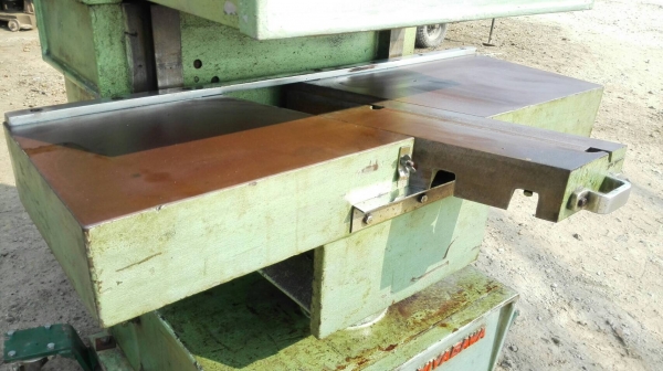 ** ลดแรงๆ!! **เครื่องขัดผิวหน้าไม้ MIYAGAWA JAPAN มีด 12" โต๊ะยาว 90 cm. ไฟ 380V. มีมีดให้ 2 ชุด โต้ะสวยมีดคมสภาพสดมาเทสได้เลย!!