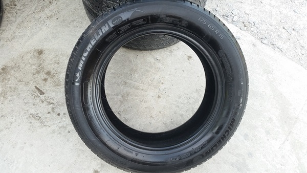 ขายยาง175/65/15 ปี 4614 MICHERLIN XM2 4 เส้น ขายยาง175/65/15 ปี 4614 MICHERLIN XM2 4 เส้น