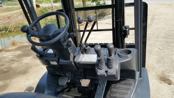 ขายด่วนรถยก TOYOTA 8FG20ตันใหม่ล่าสูดยก2.0ตันเสาสูง3เมตรยางตัน4เส้นรถนอกเพิ่งเข้ามายังไม่เคยใช้งานในเมืองไทยเลยรุ่นใหม่ขายถูกๆๆ