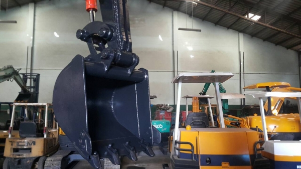 ขาย รถขุด HITACHI รุ่น EX30U  มือสองญี่ปุ่น แทรกเหล็ก สลักแน่น ปั้มนิ้ว คอนโทรลสั้น ทำงานไว มีไลน์สำหรับ ใส่หัวกระแทกได้เลย มือถือ/LINE ID : 0818753444