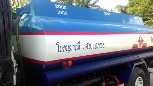 HINO 6ล้อ (รถน้ำมัน) FB4J 140 แรง  เครื่องดี ครัทซีสวย แอร์เย็น ยางดีทุกเส้น รถสวยพร้อมใช้งาน ขาย 690,000 บาท ศุภากร 081-1903107 , 081-4252943