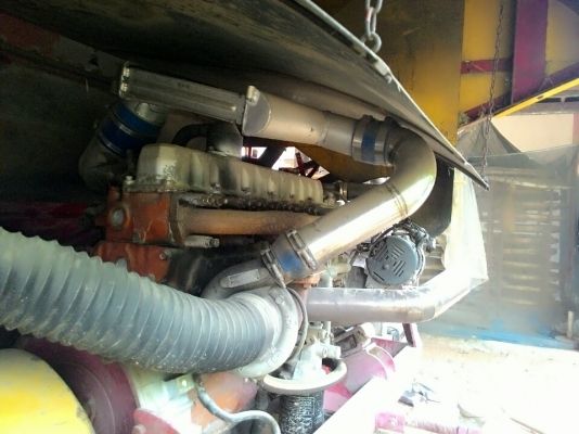 รถเกี่ยวข้าวเกษตรพัฒนาสภาพดีพร้อมใช้งาน