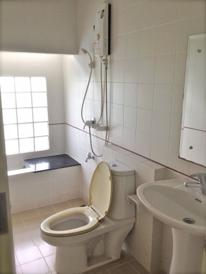 ให้เช่าบ้านสวนร่มเกล้า 51 ตรม ให้เช่าบ้านสวนร่มเกล้า 51 ตรม