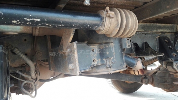 รถ 4 ล้อ ใหญ่ ยี่ห้อ TOYOTA HIACE