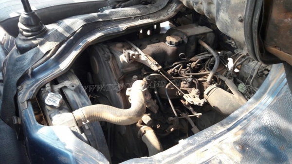 รถ 4 ล้อ ใหญ่ ยี่ห้อ TOYOTA HIACE